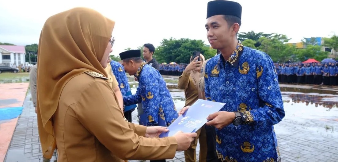 PPPK Paruh Waktu di Gowa Terima SK Pengangkatan