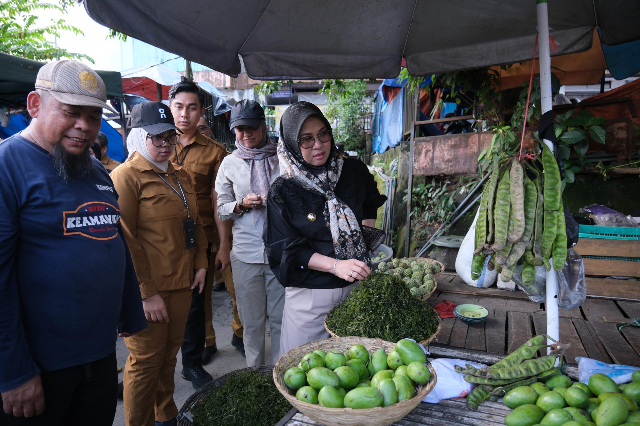 Pastikan Daya Beli Masyarakat Tetap Terjaga ,Bupati Gowa Turun ke Pasar Jelang Idul Fitri