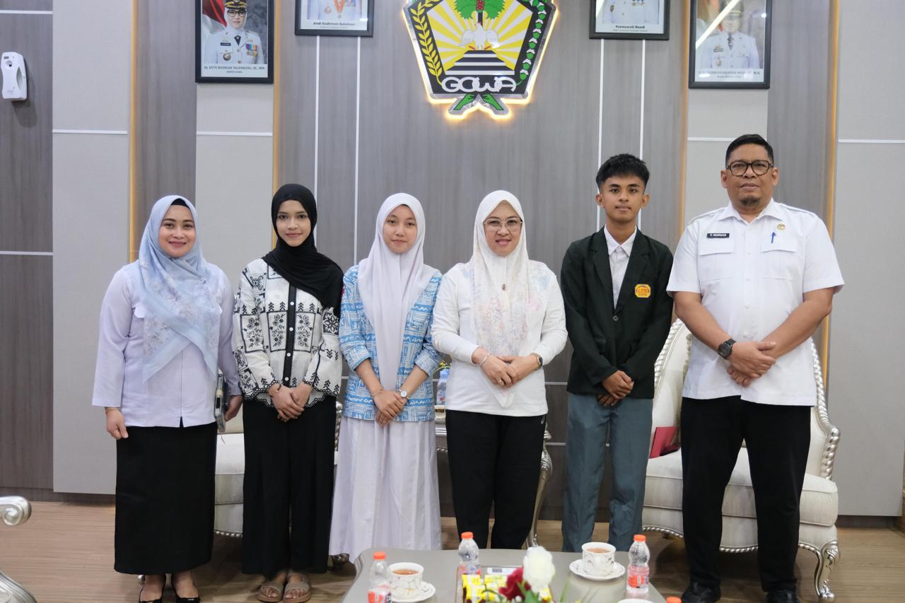 Percepat Peningkatan Kualitas SDM, Pemkab Gowa Berangkatkan Tiga Pelajar Terbaik ke Universitas Sampoerna