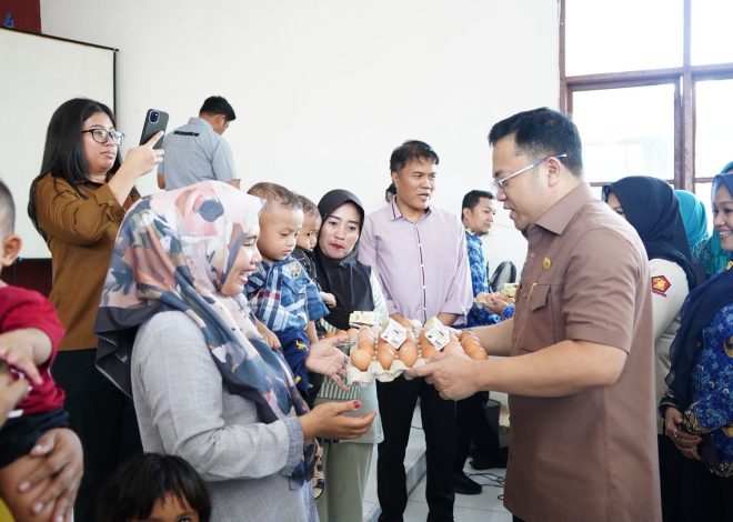 Wabup Gowa Salurkan 200 Paket Makanan Bergizi untuk Keluarga Berisiko Stunting di Bajeng