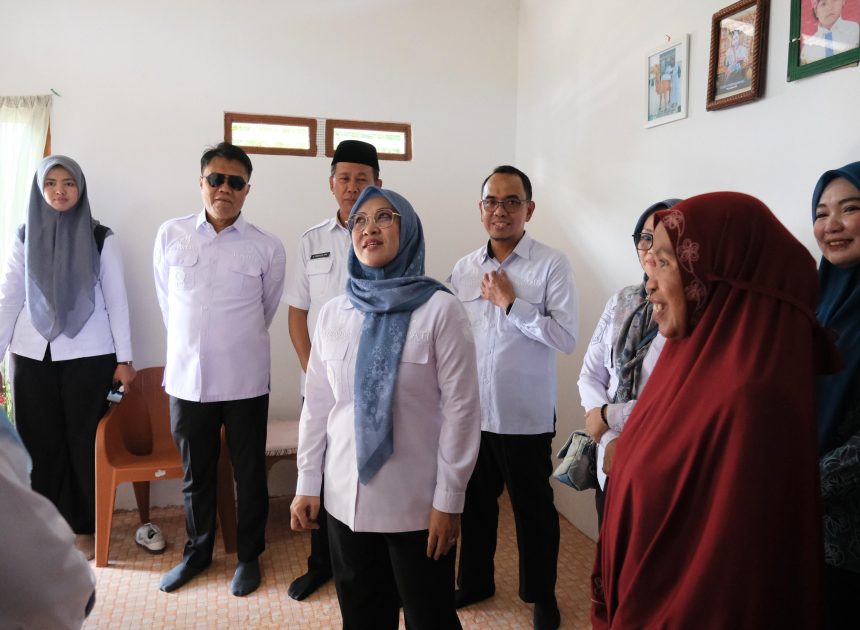 Bupati Gowa Pastikan Bantuan Bedah Rumah untuk Warga Miskin Ekstrem Tepat Sasaran
